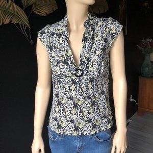 Candie's Sleeveless V-Neck Blouse